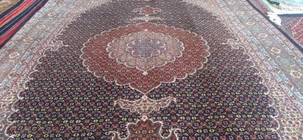 فرش دستبافت شش متری بیجار گل ابریشم بافت اردبیل