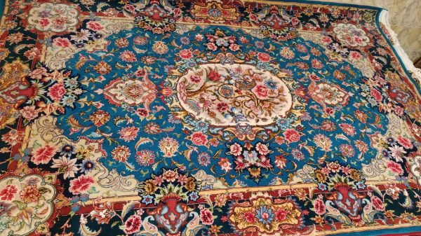 فرش دستبافت 6 متری گل ابریشم سالاری تبریز - خرید از گالری فرش شکوری کارپت