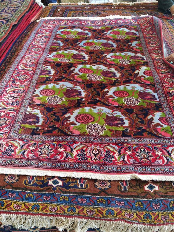 قالیچه گل رز بیجار کردستان 40 رج در ابعاد 3×1.5 متر